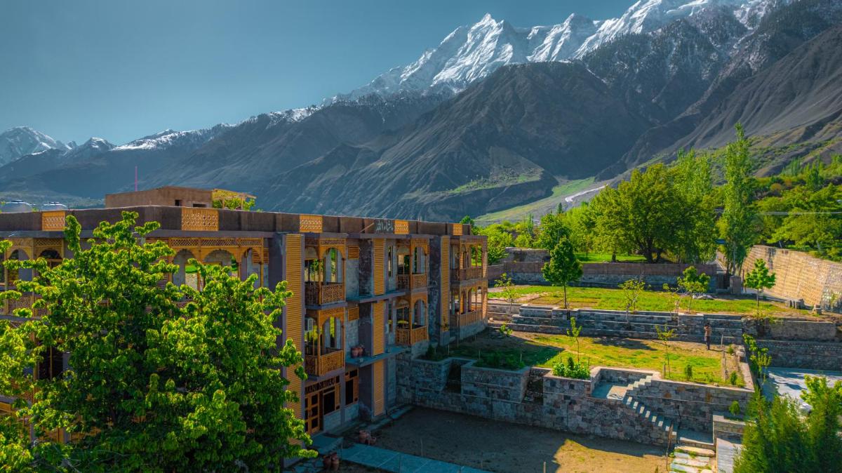 Dumani Nagar Hotel & Resort - Housity