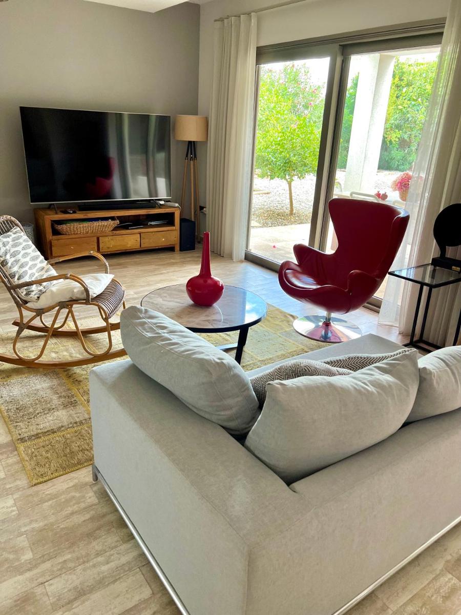 Cute Bodrum Home, Modern 2 plus 1 stand alone house with garden, near the beach - Housity