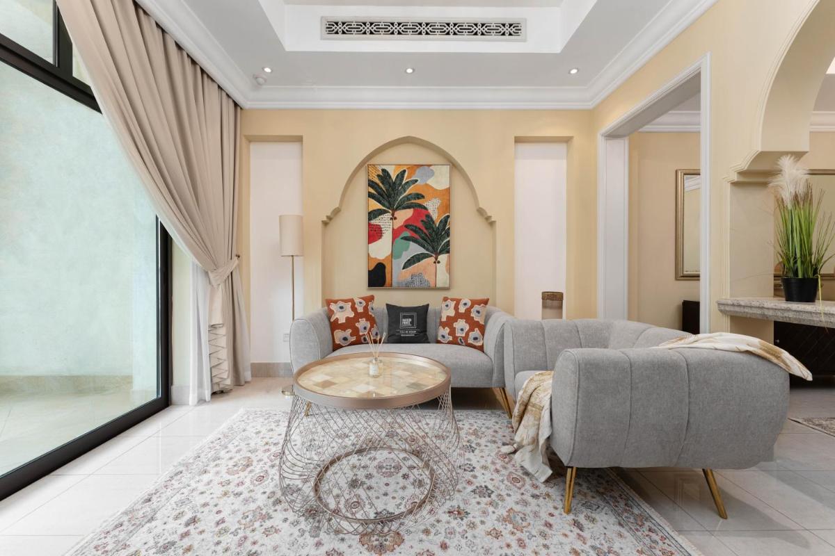 Maison Privee - Elite Apt Connected to Dubai Mall & Burj Khalifa - Housity