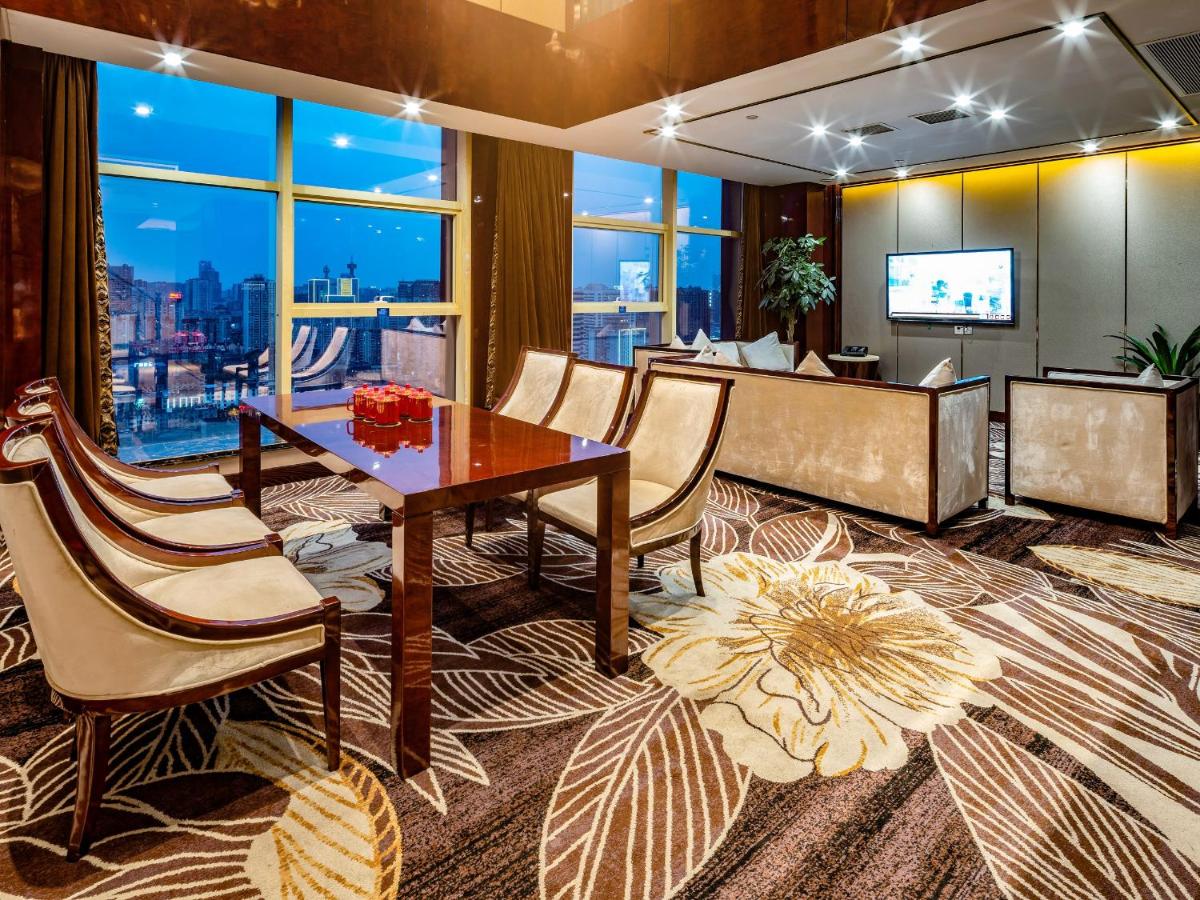 Suitetrails - Days Hotel & Suites China Town - Metro Line 2 - Nearby Wuyi Square ,Orange Island,Hunan Museum