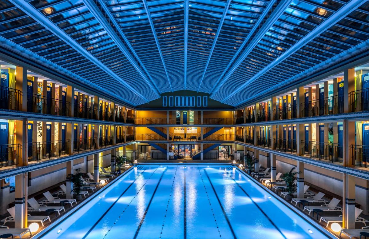 Piscine de l'établissement Molitor Hotel & Spa Paris - MGallery Collection ou située à proximité
