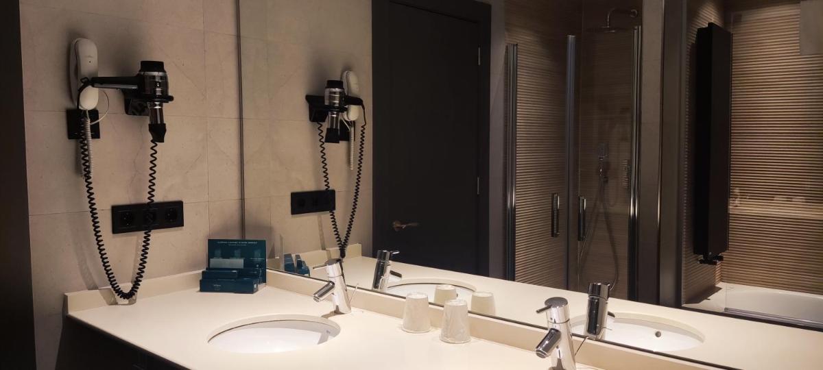Un baño de Silken Ciudad Gijón