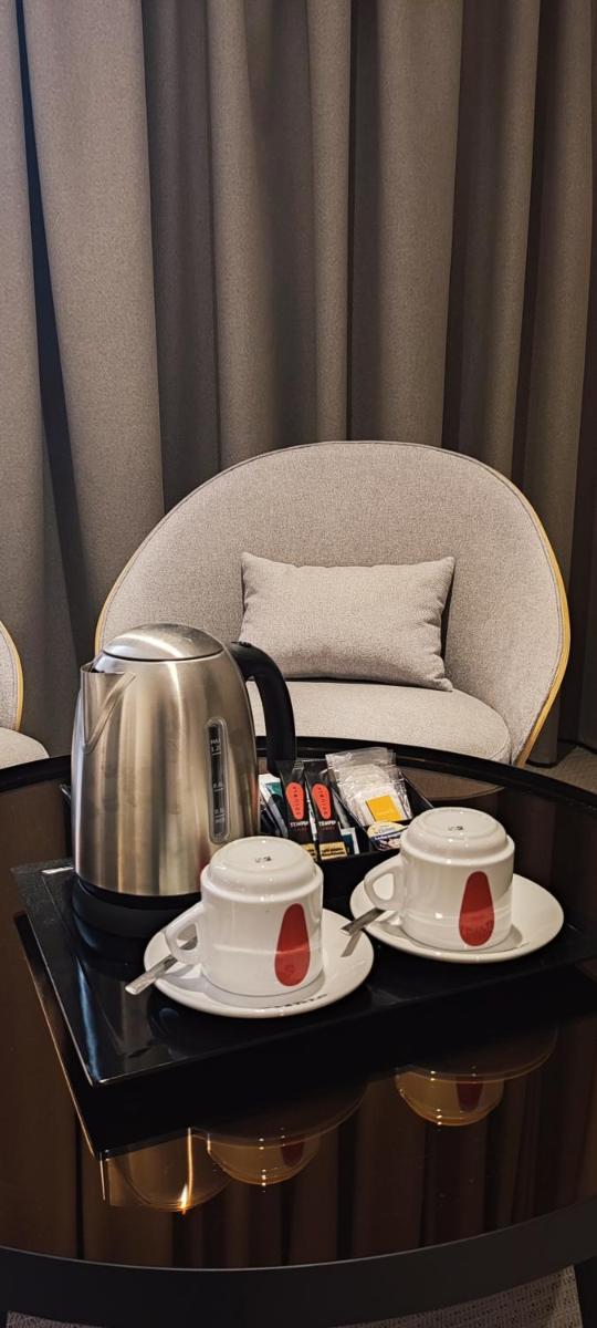 Utensilios para hacer té y café en Silken Ciudad Gijón