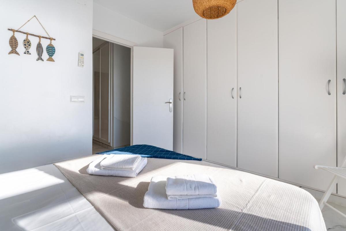 Beach house with direct access to Calahonda Beach and open sea views CS183 - Housity