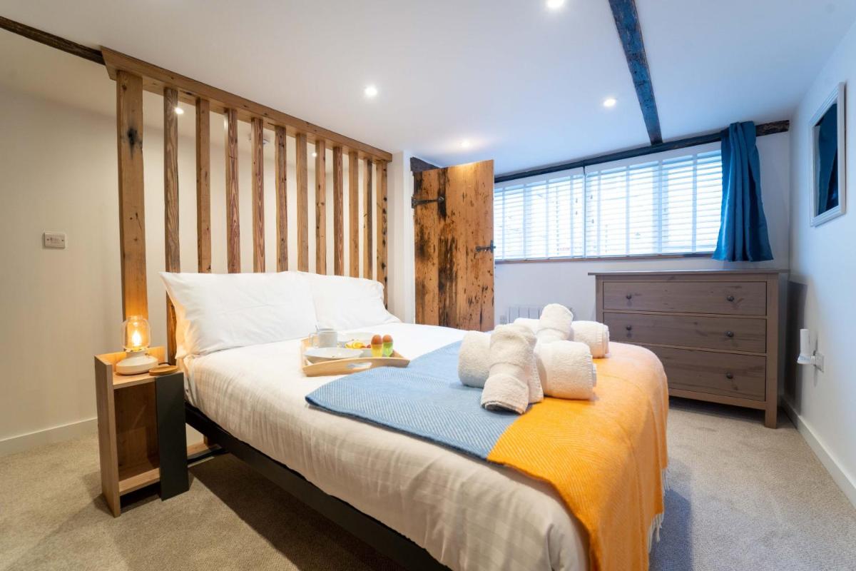 The Boathouse - Housity