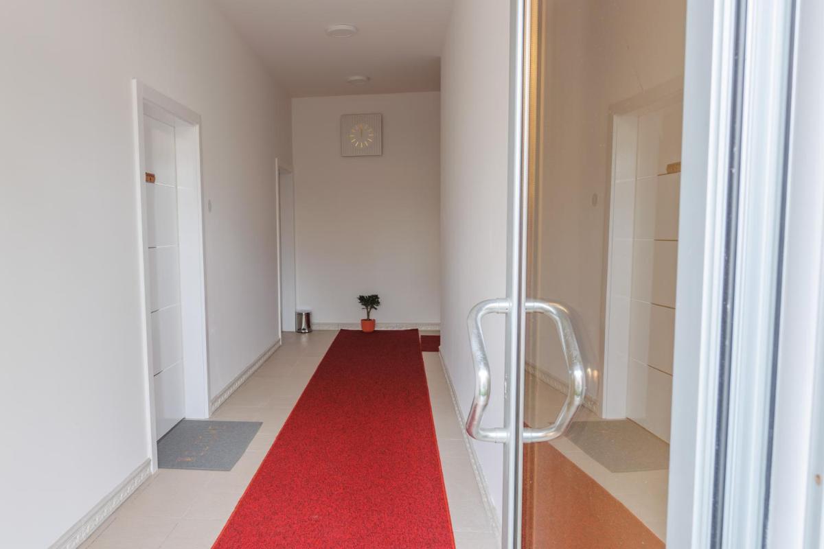 Apartmani i sobe Castra - Housity