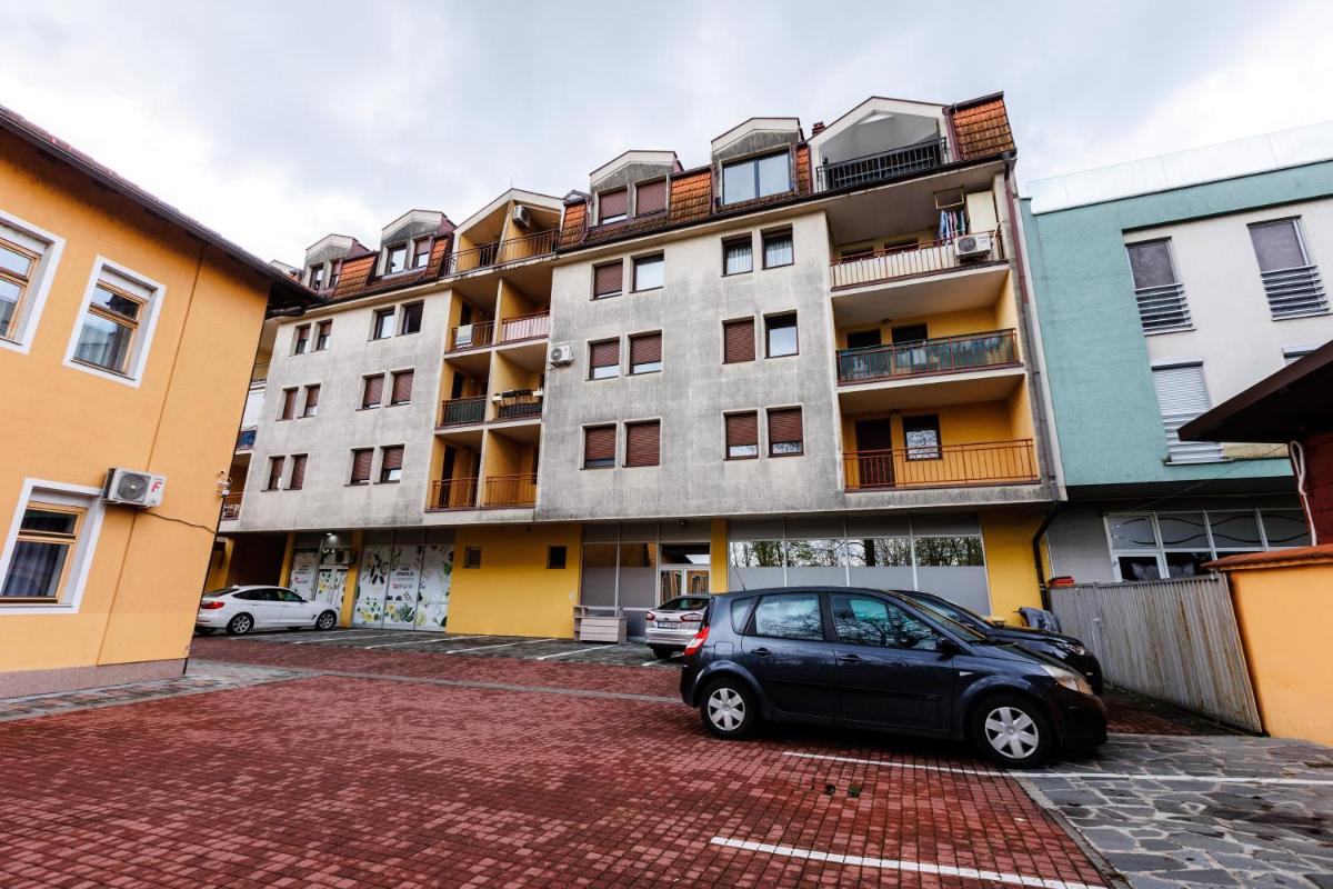 Apartmani i sobe Castra - Housity
