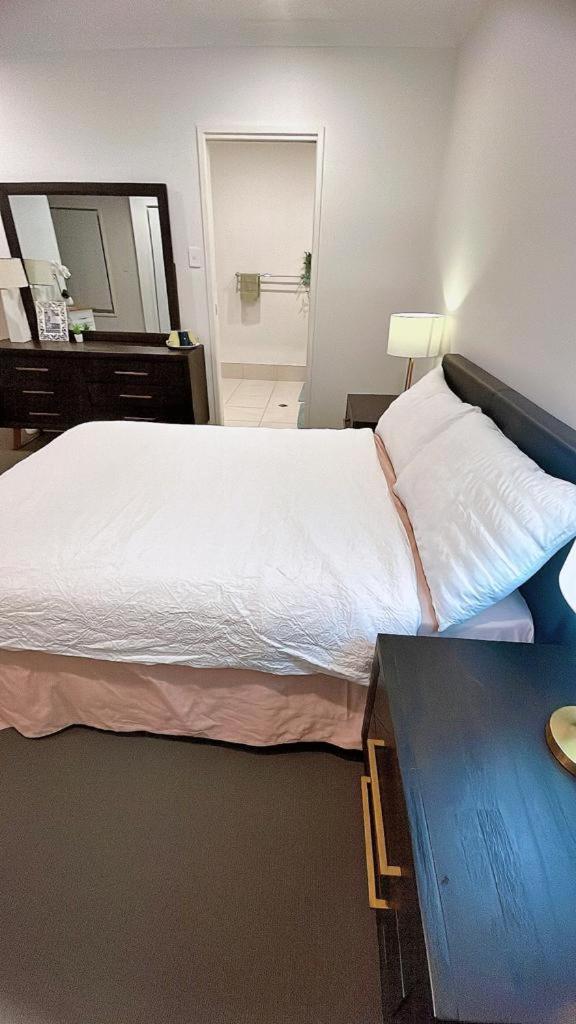 Near helensvale station - Housity