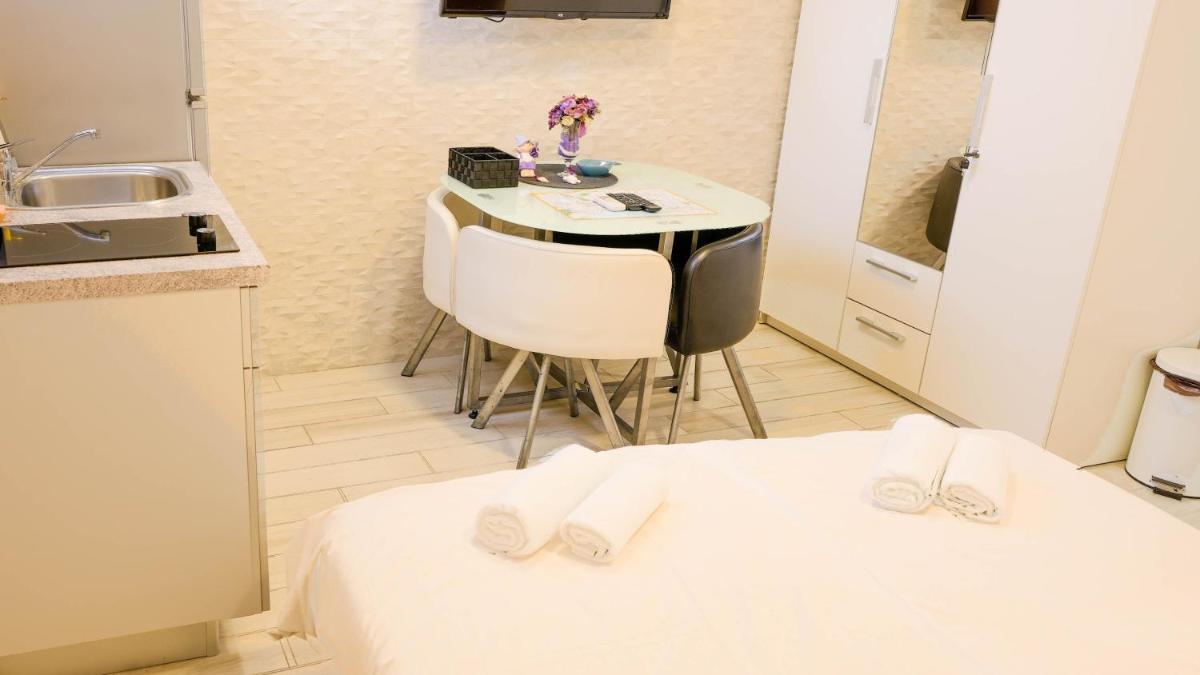 Bliss Apartments with free parking - Housity