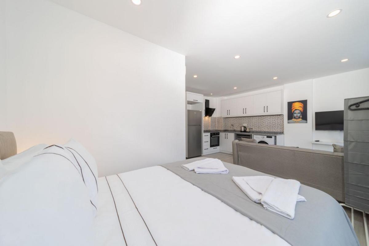 Central and Modern Flat in Muratpasa - Housity