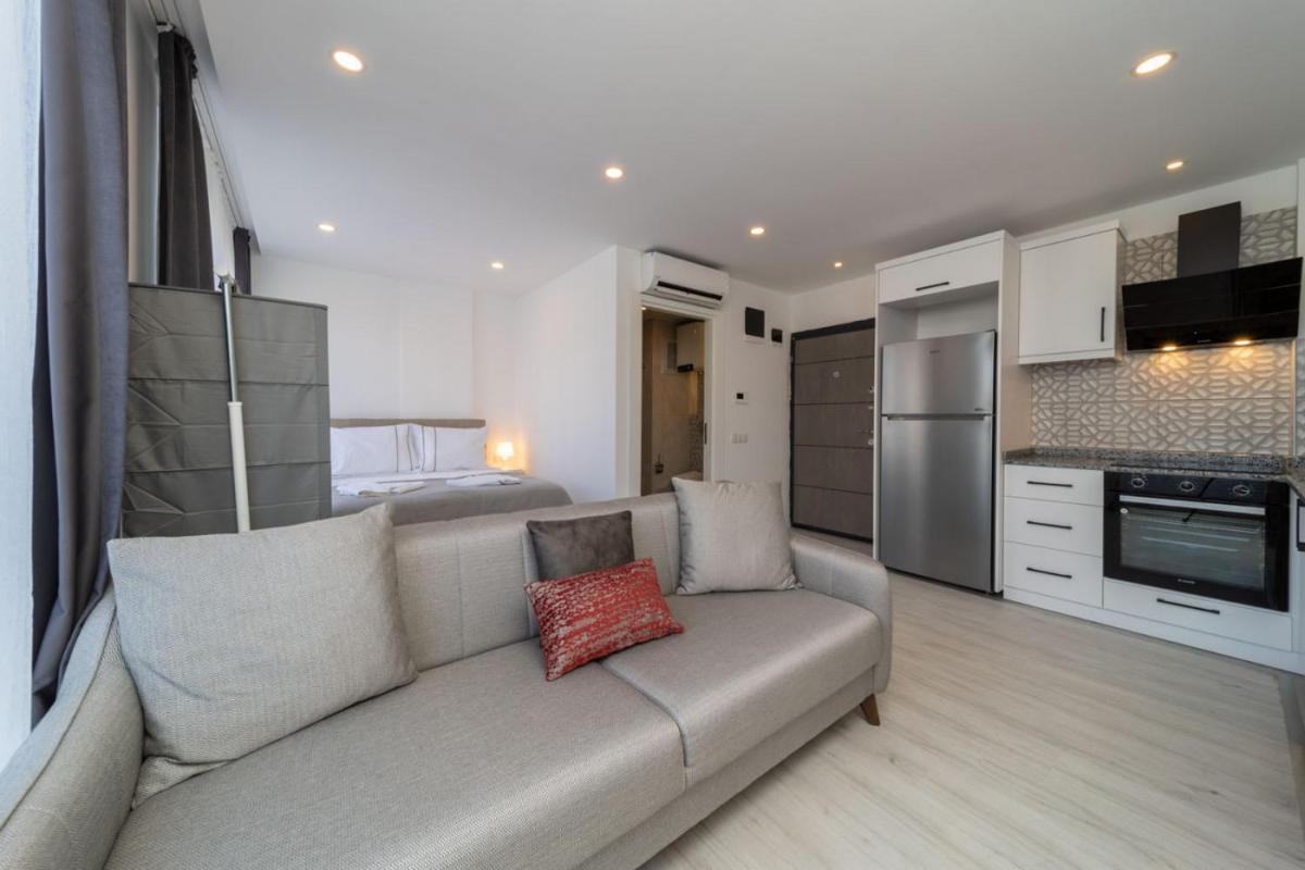 Central and Modern Flat in Muratpasa - Housity
