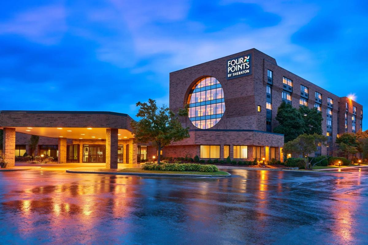 Four Points by Sheraton Milwaukee North Shore - Housity