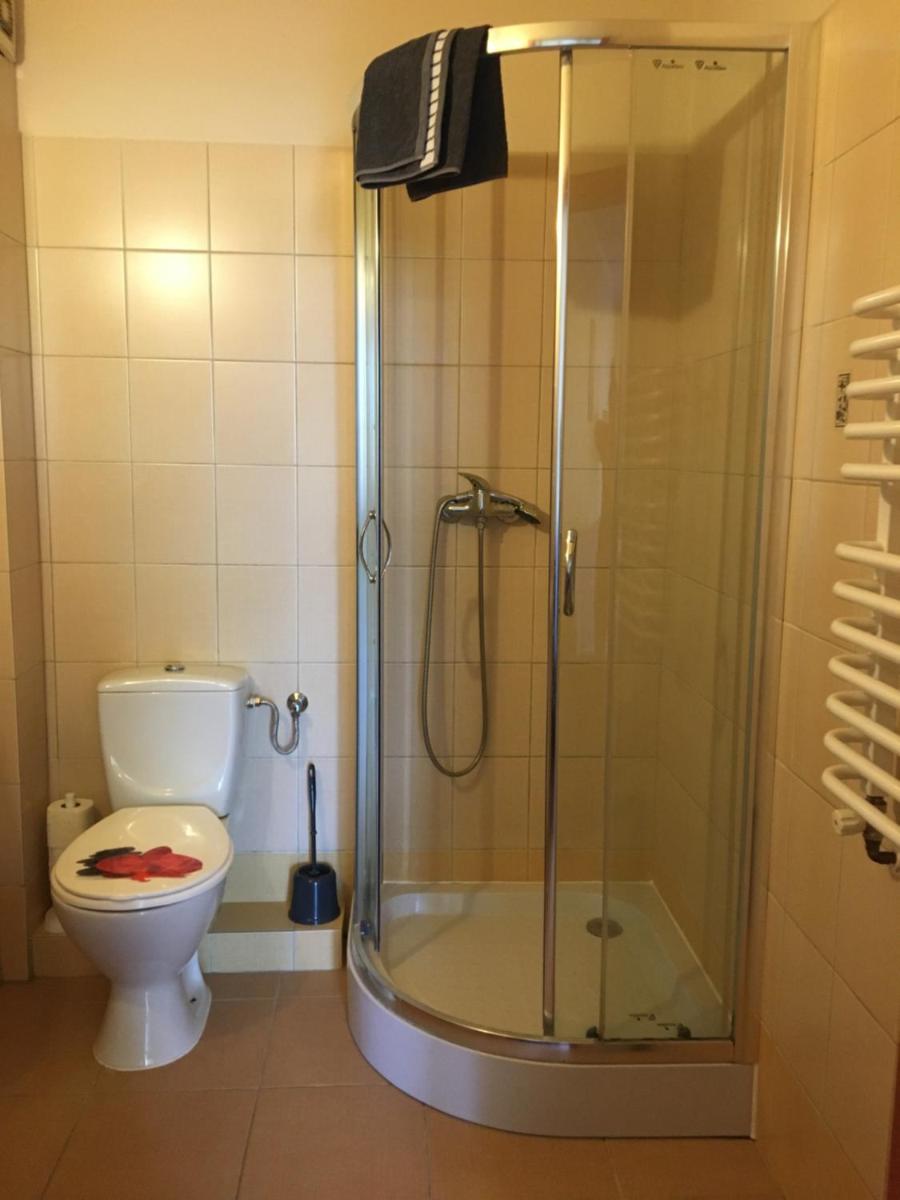 Pensjonat nad jeziorem - Housity