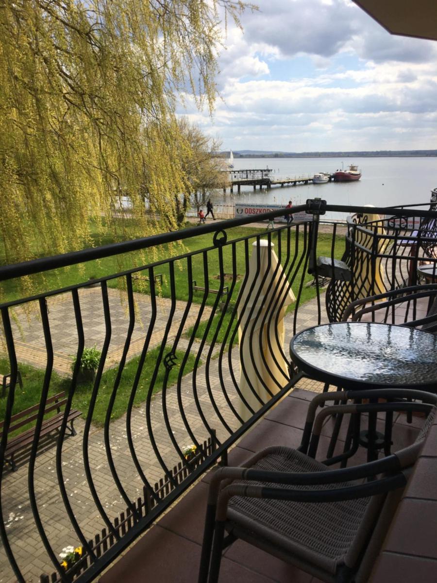 Pensjonat nad jeziorem - Housity