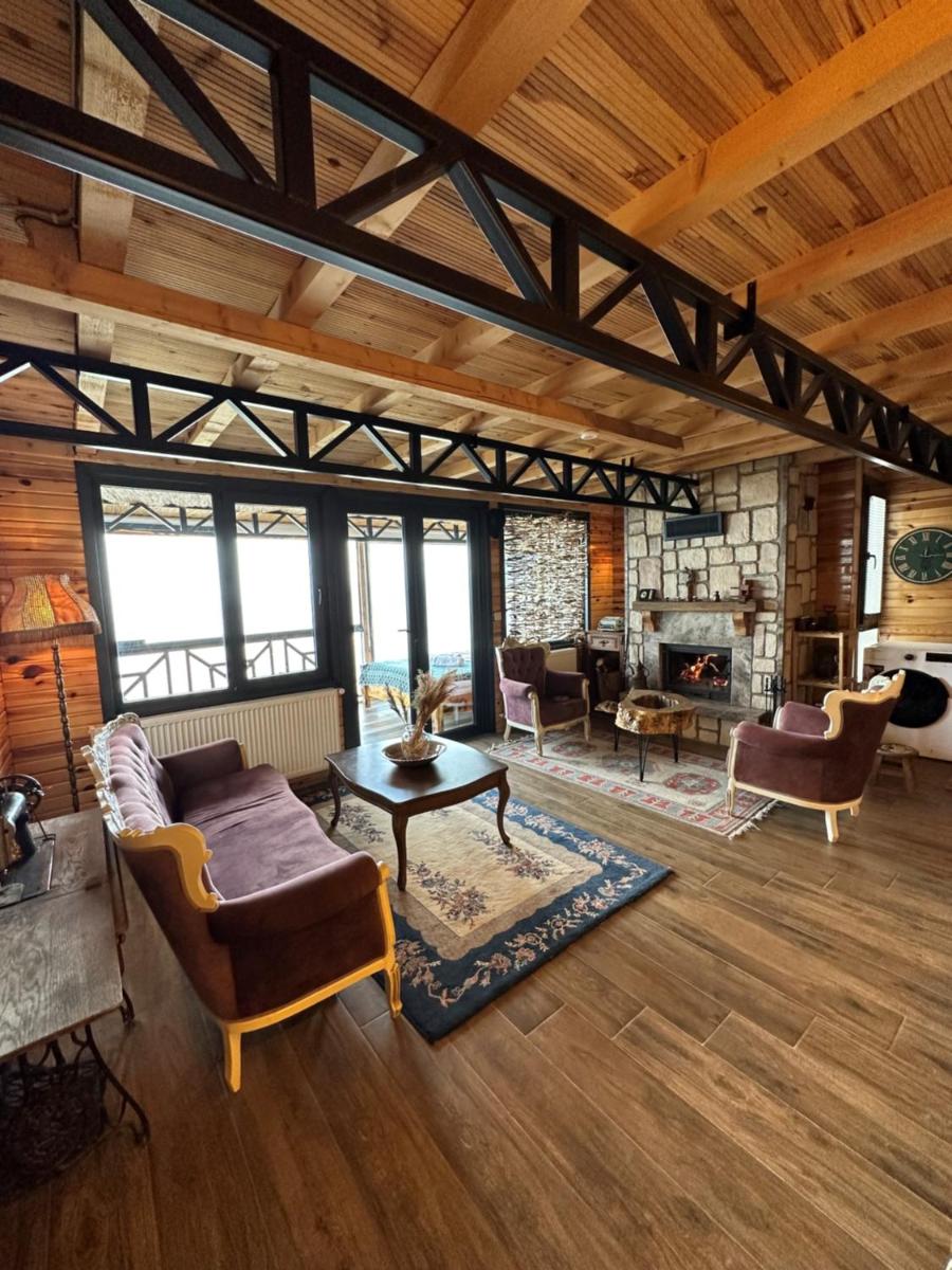 JoySuite Chalets Hotels - Housity