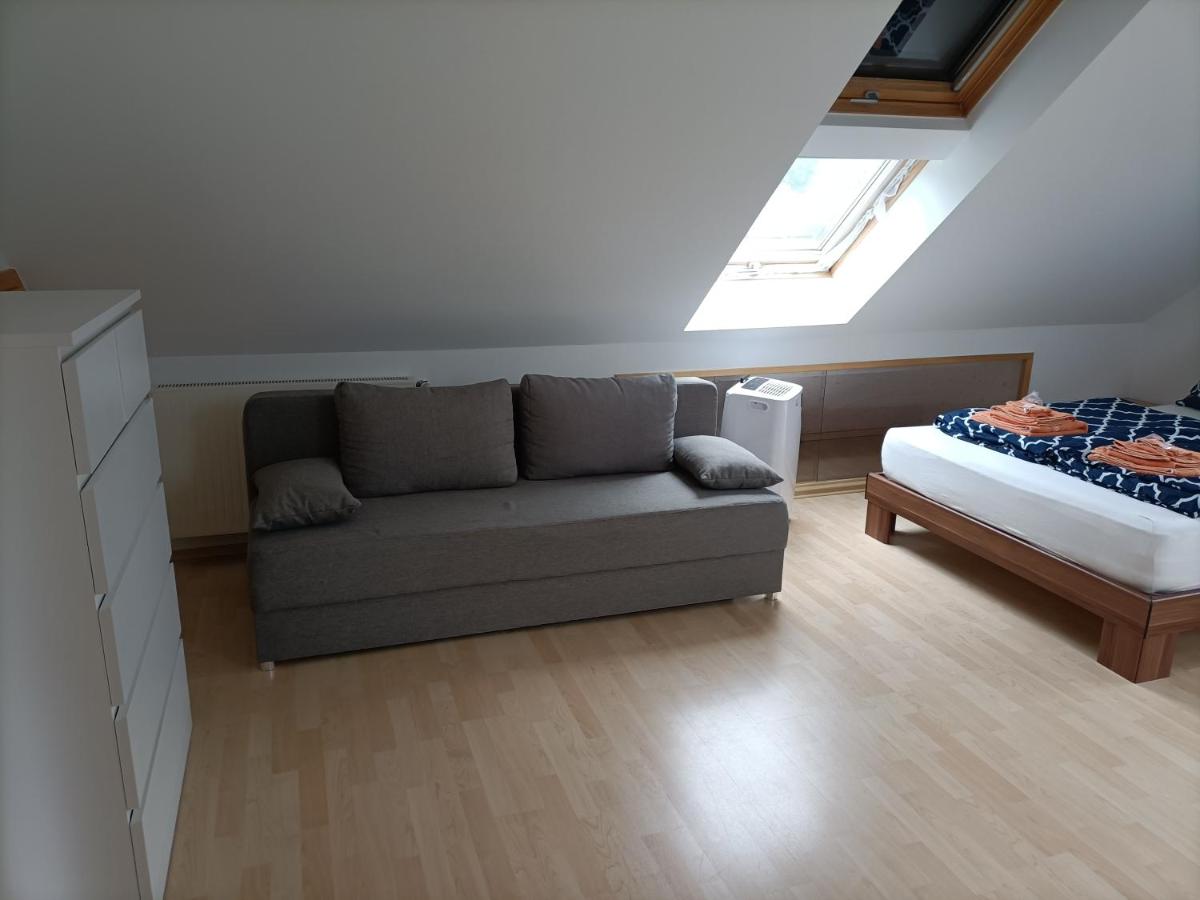 Schöne Wohnung mit Whirlpool und Sauna - Housity