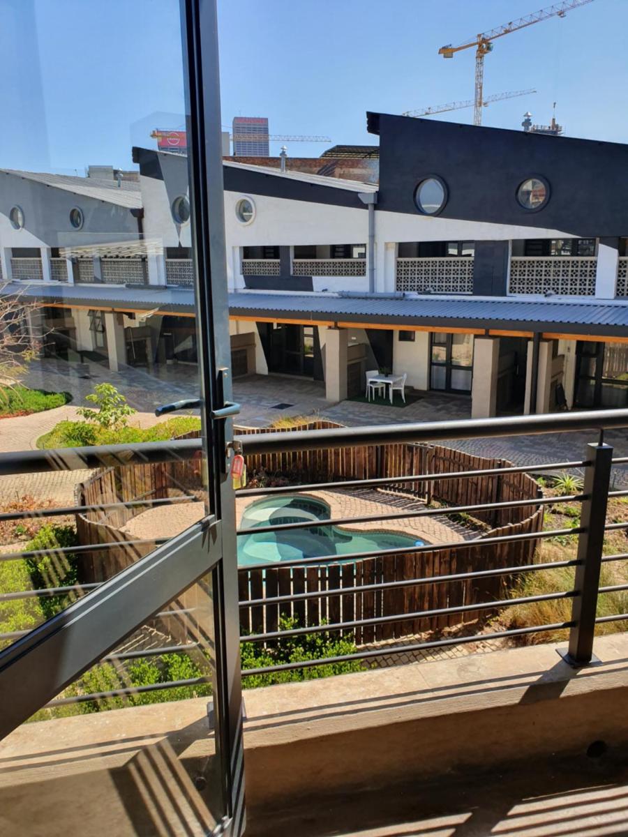Kaleaba House in Vibey Maboneng Precint - Housity