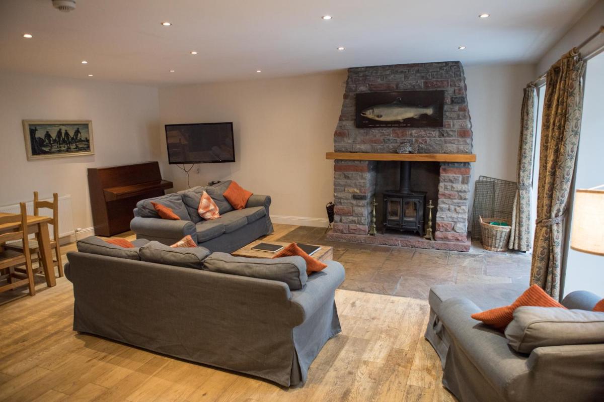 Auchendennan Farm Self Catering Cottages - Housity