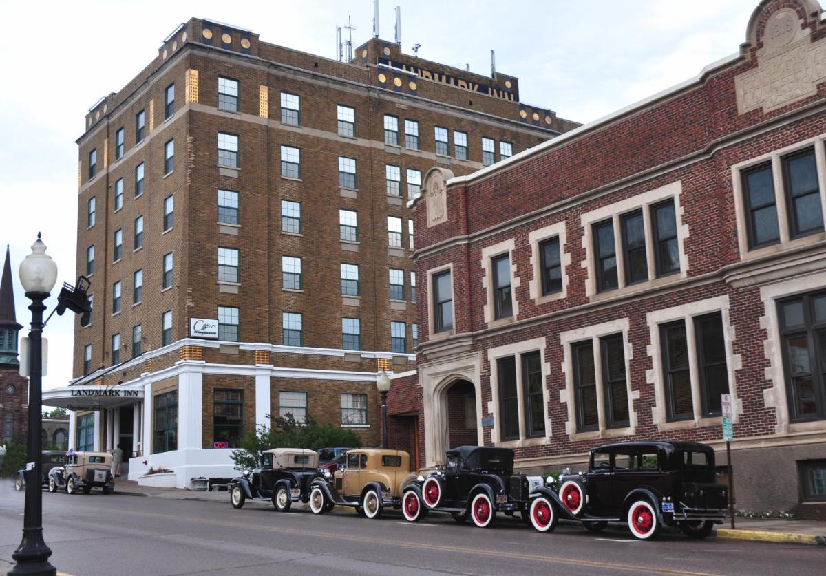 Landmark Inn - Housity