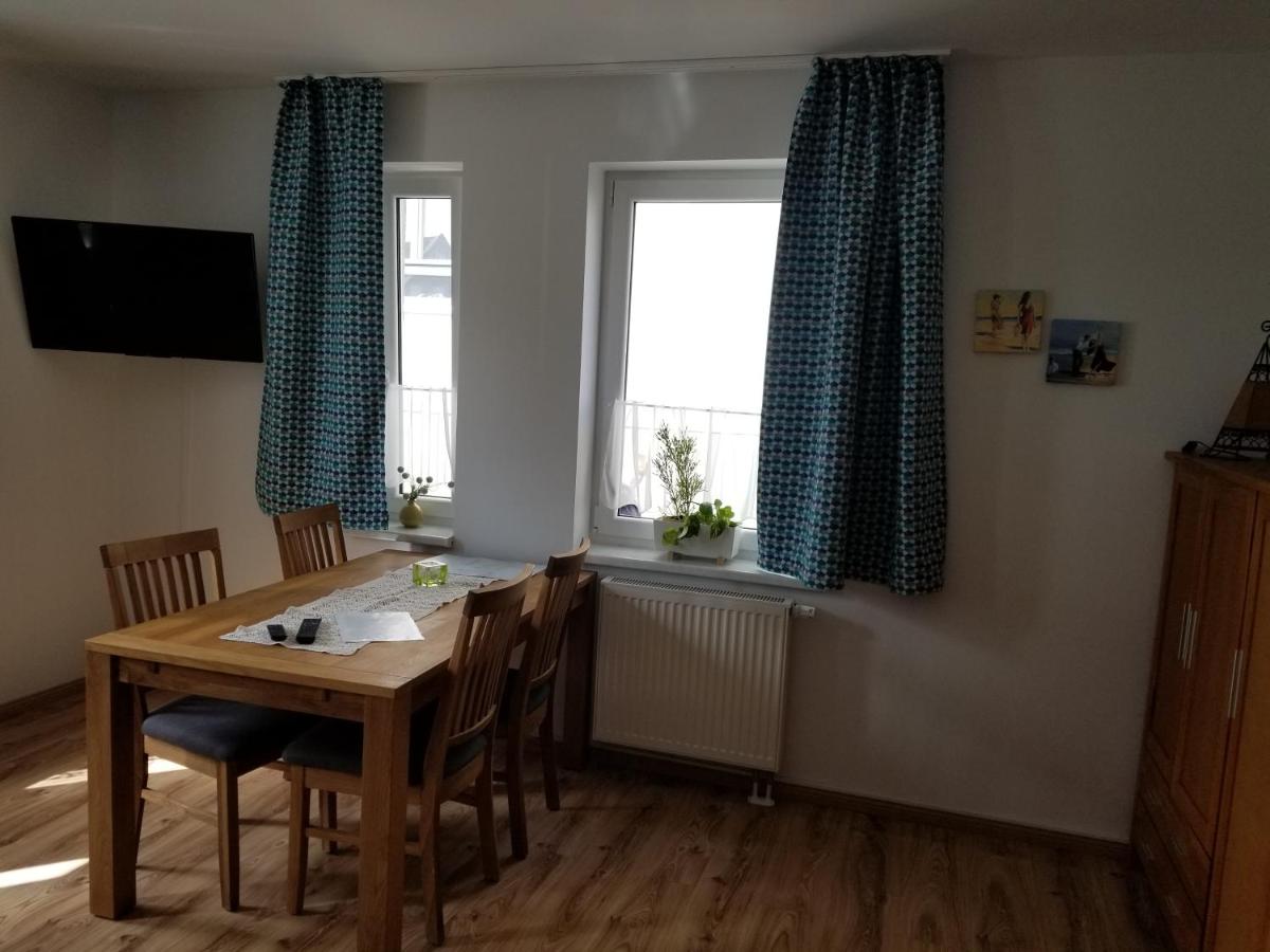 Altstadt Ferienwohnung Stralsund mit Parkplatz - Housity