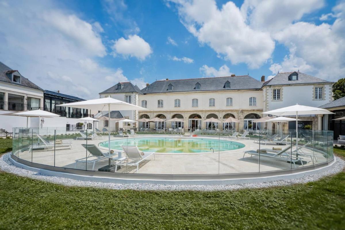 Abbaye De Villeneuve - Housity