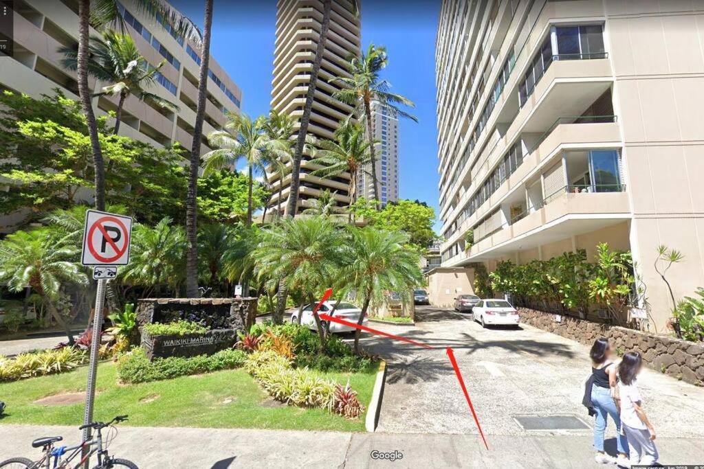 Spacious Studio w/ Parking, beach/mall/park - Housity