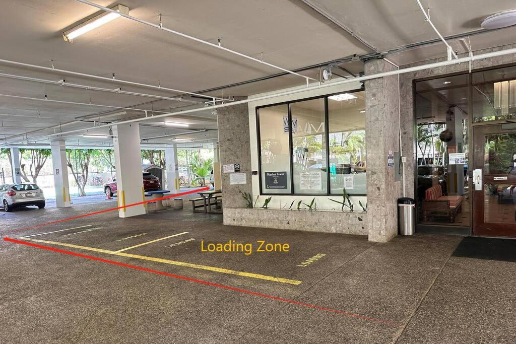 Spacious Studio w/ Parking, beach/mall/park - Housity
