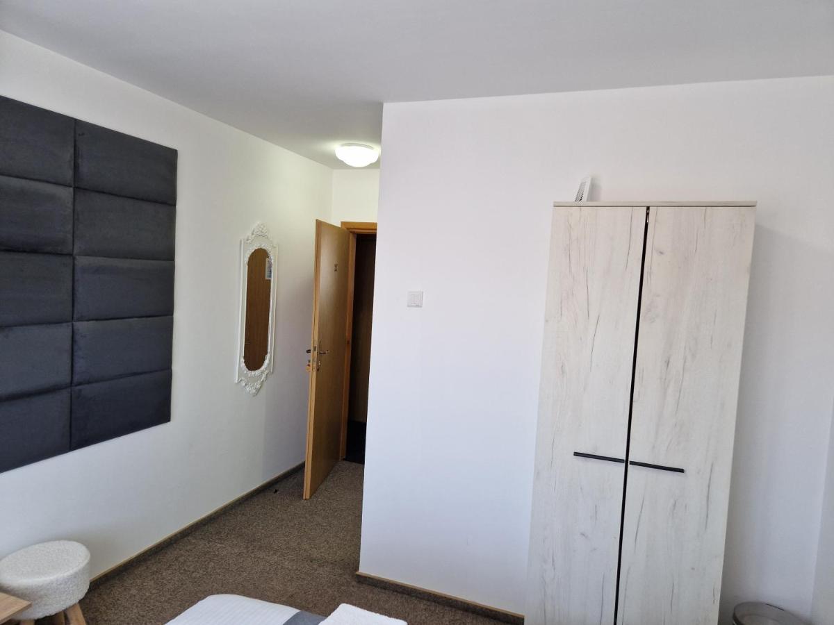 ANTIK HOUSE - Housity