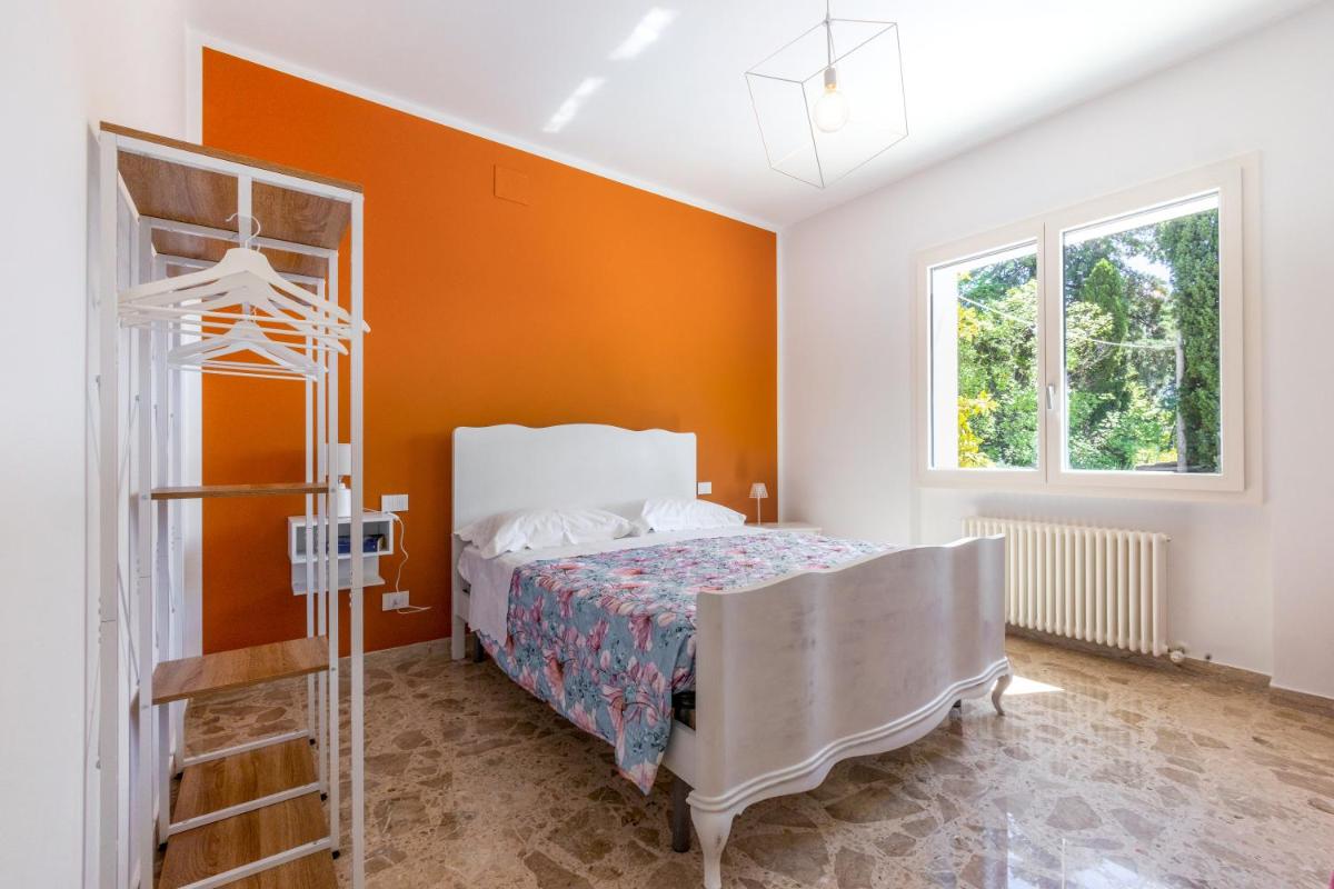 B&B Green Eyes - Housity