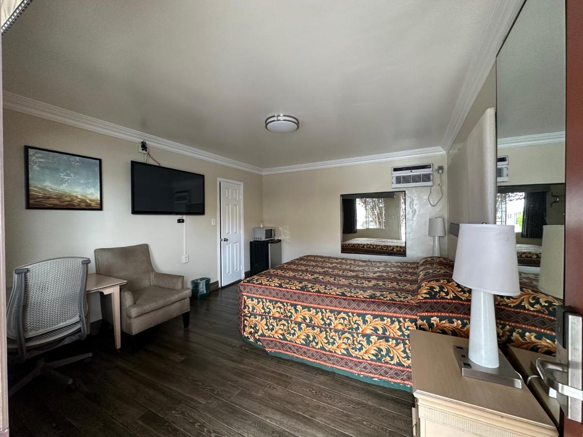 Flamingo Motel Oxnard - Housity