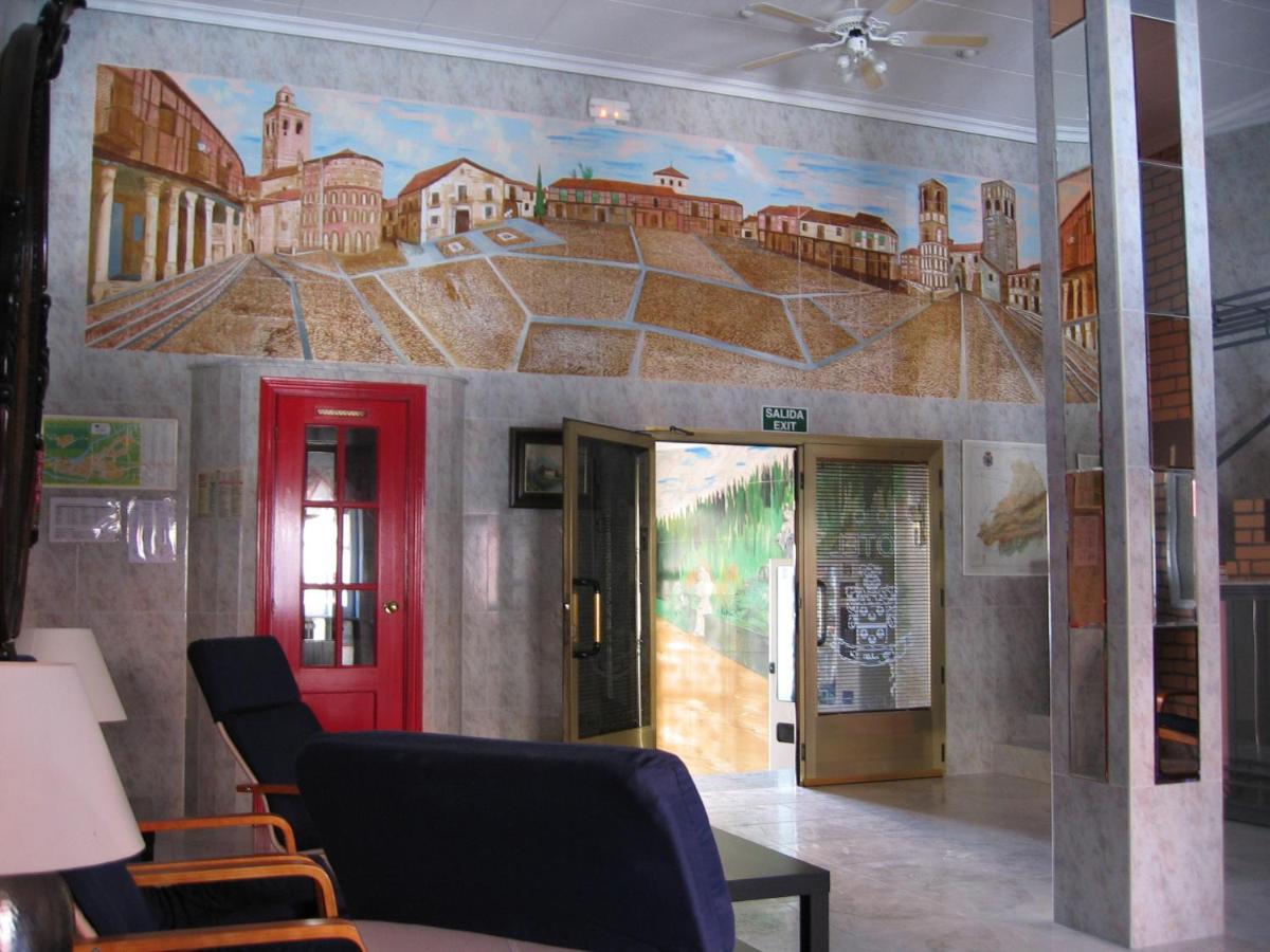 Hotel Fray Juán Gil - Housity