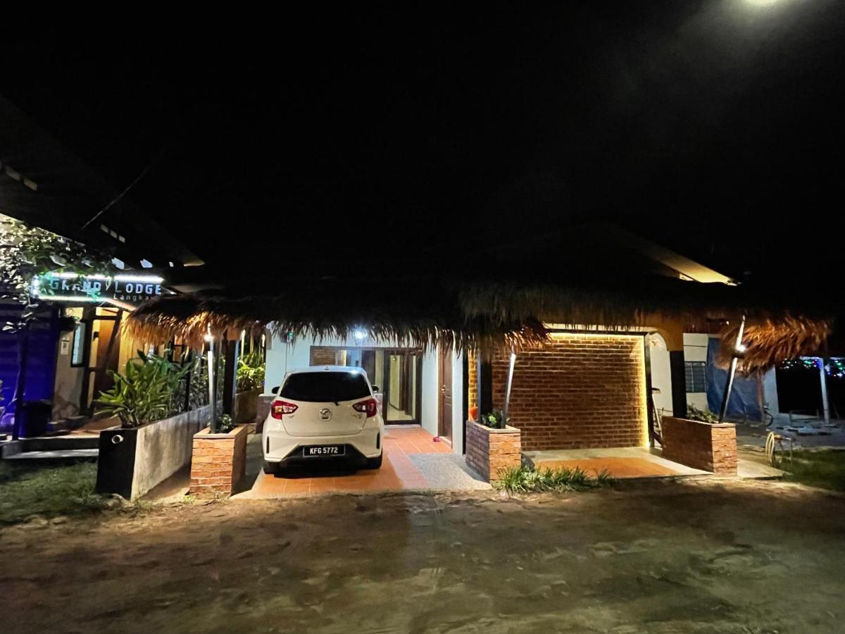 Grand Lodge Langkawi - Housity