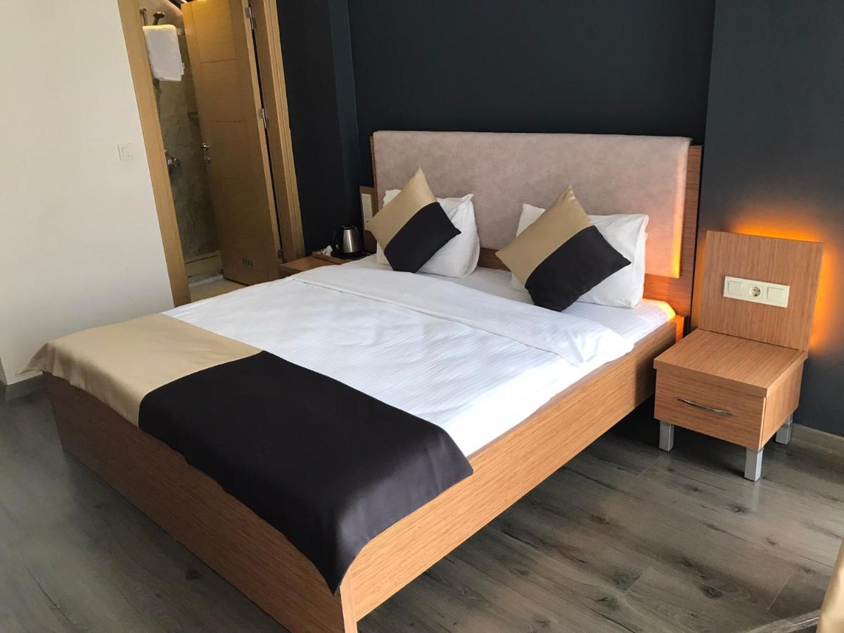 Carpe Diem Hotel - Housity