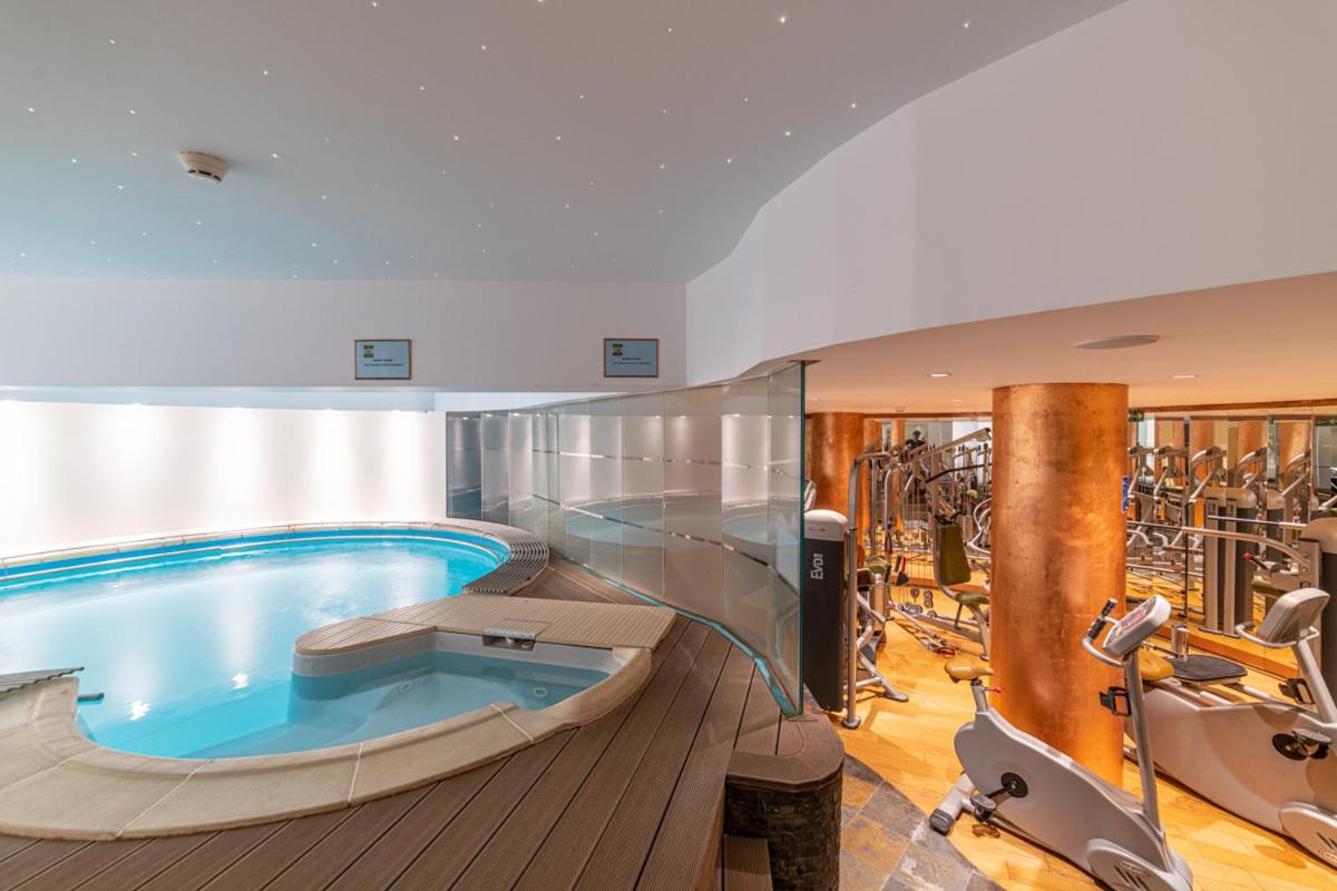 Lux Garden Hotel - Housity