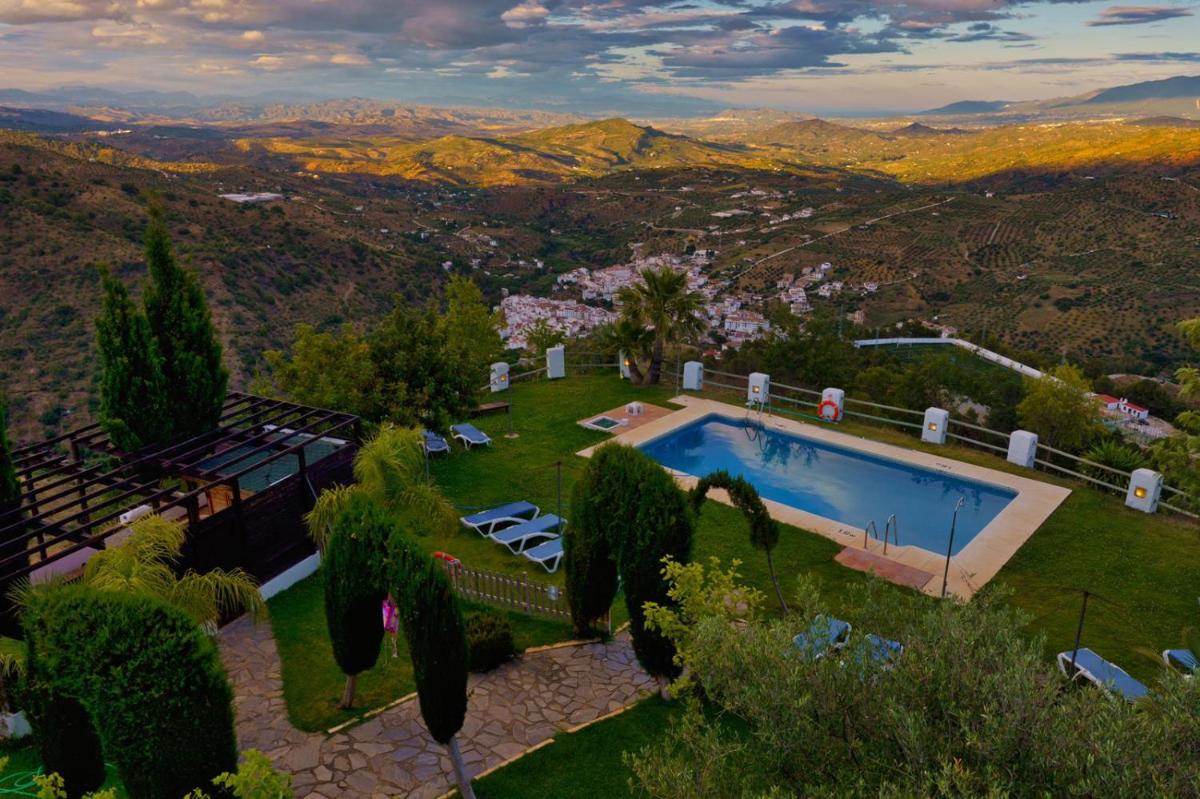 Piscina en o cerca de Cerro de Hijar