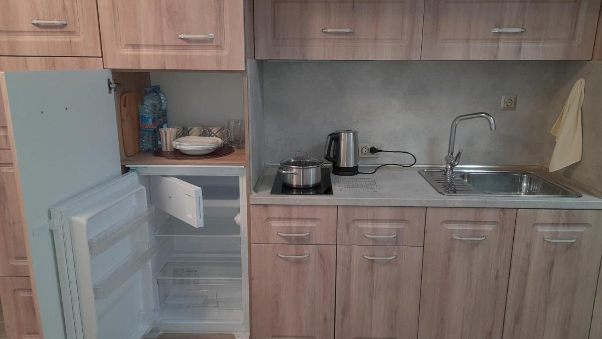 Suitetrails - Luxury double bed apartment-studio in apartment hotel 