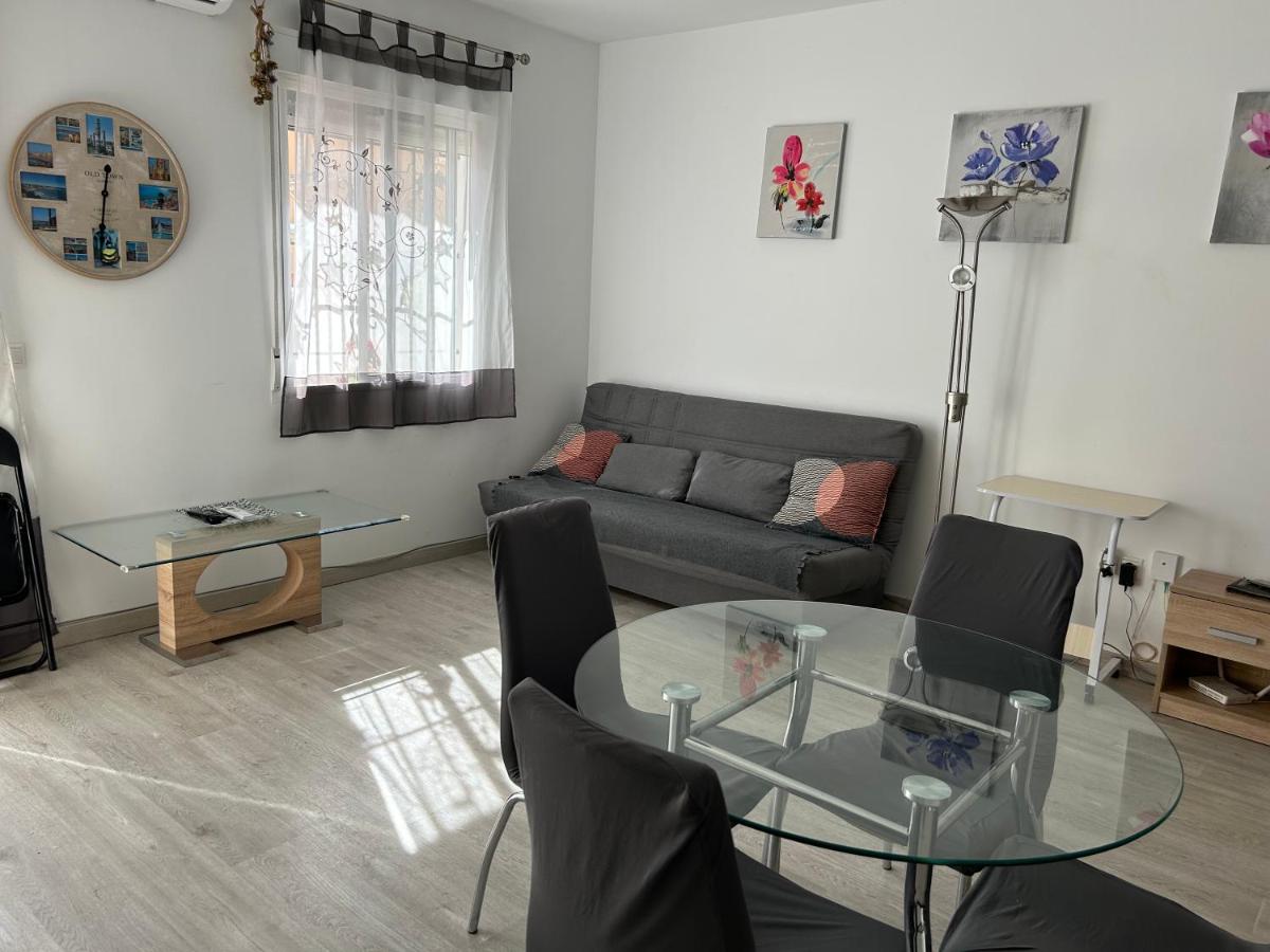 Perfect Family Retreat - La Zenia Beach - Housity