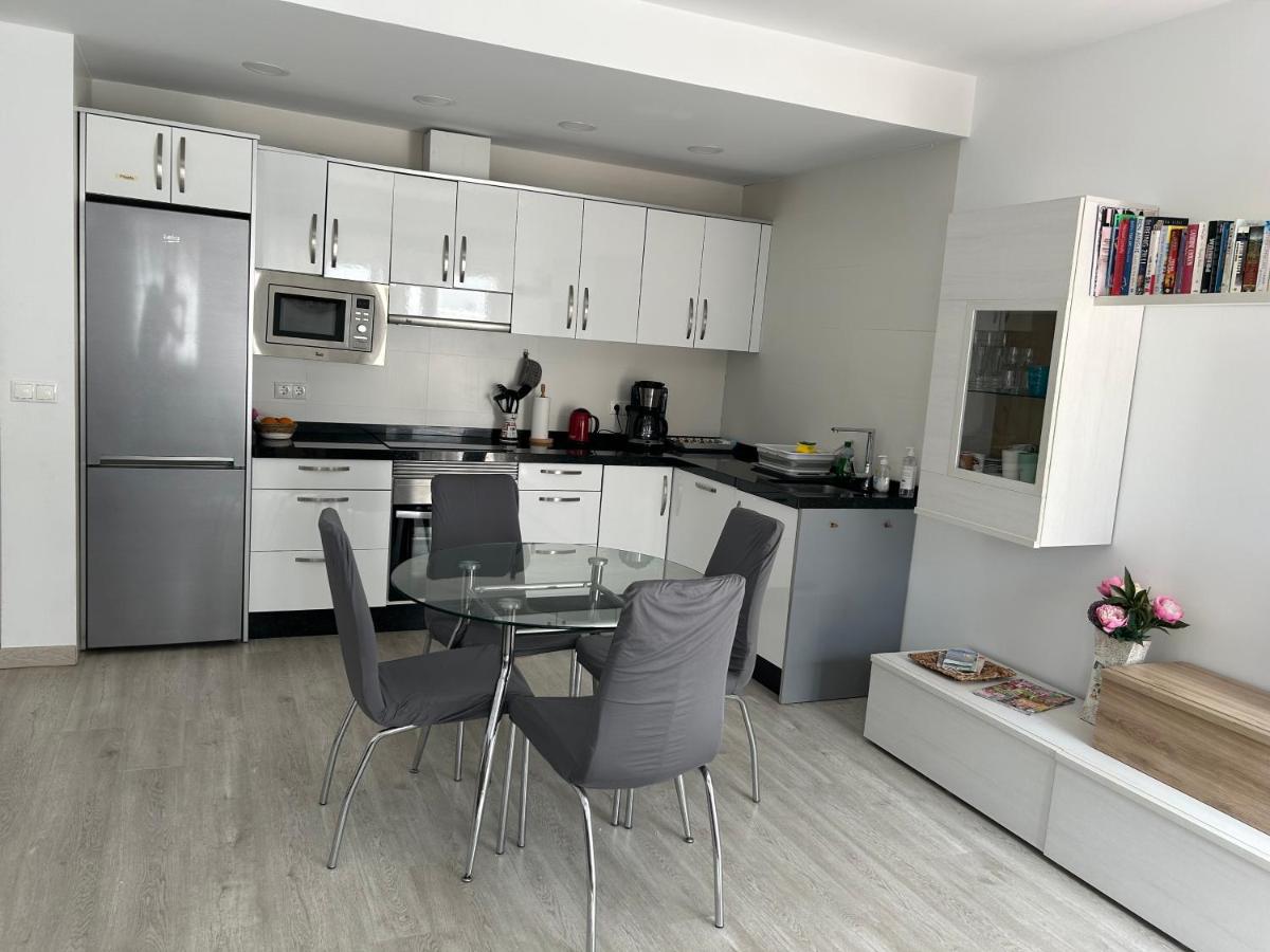 Perfect Family Retreat - La Zenia Beach - Housity