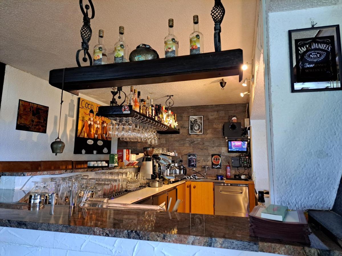 Blue Mountain Hotel - Housity
