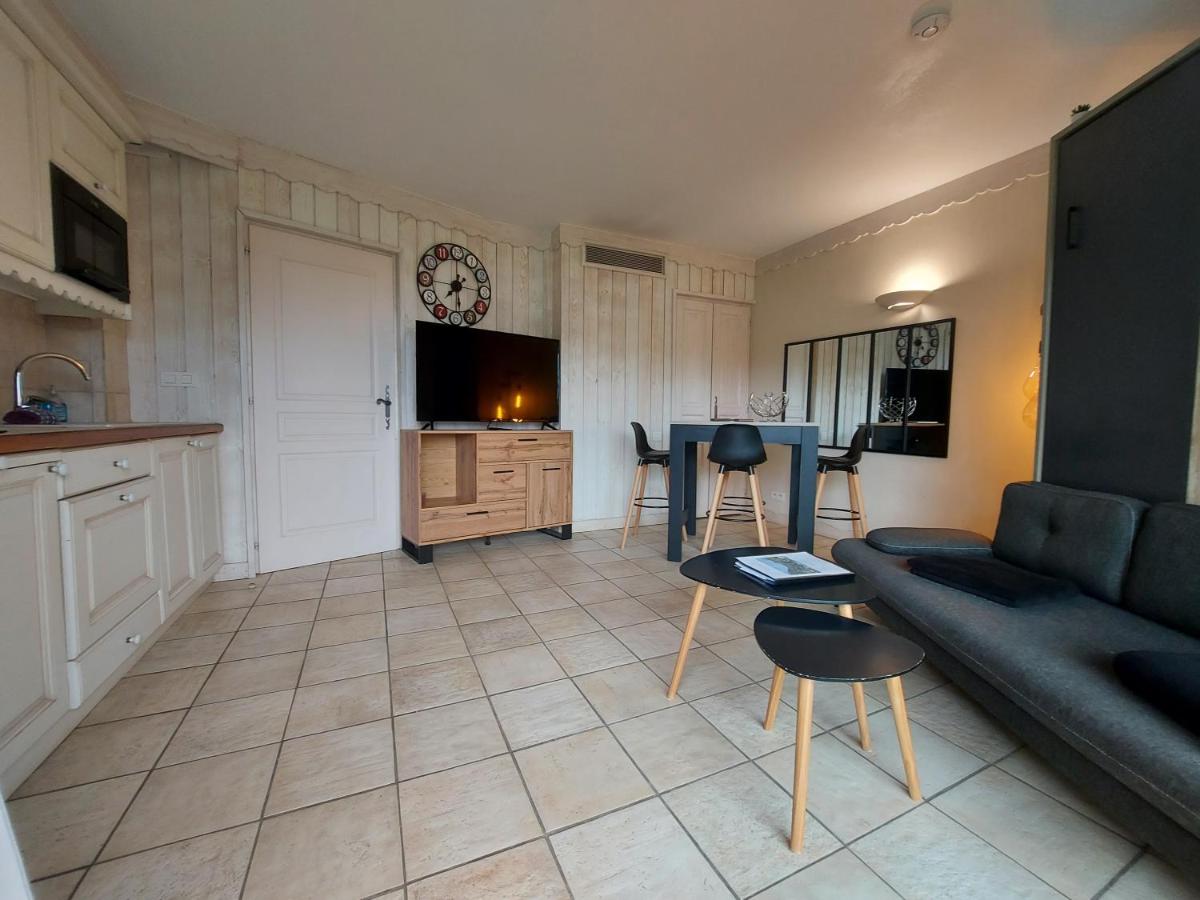 Rare : au bord du lac d’Annecy, cosy appartement en rez de jardin avec terrasse privative - Housity