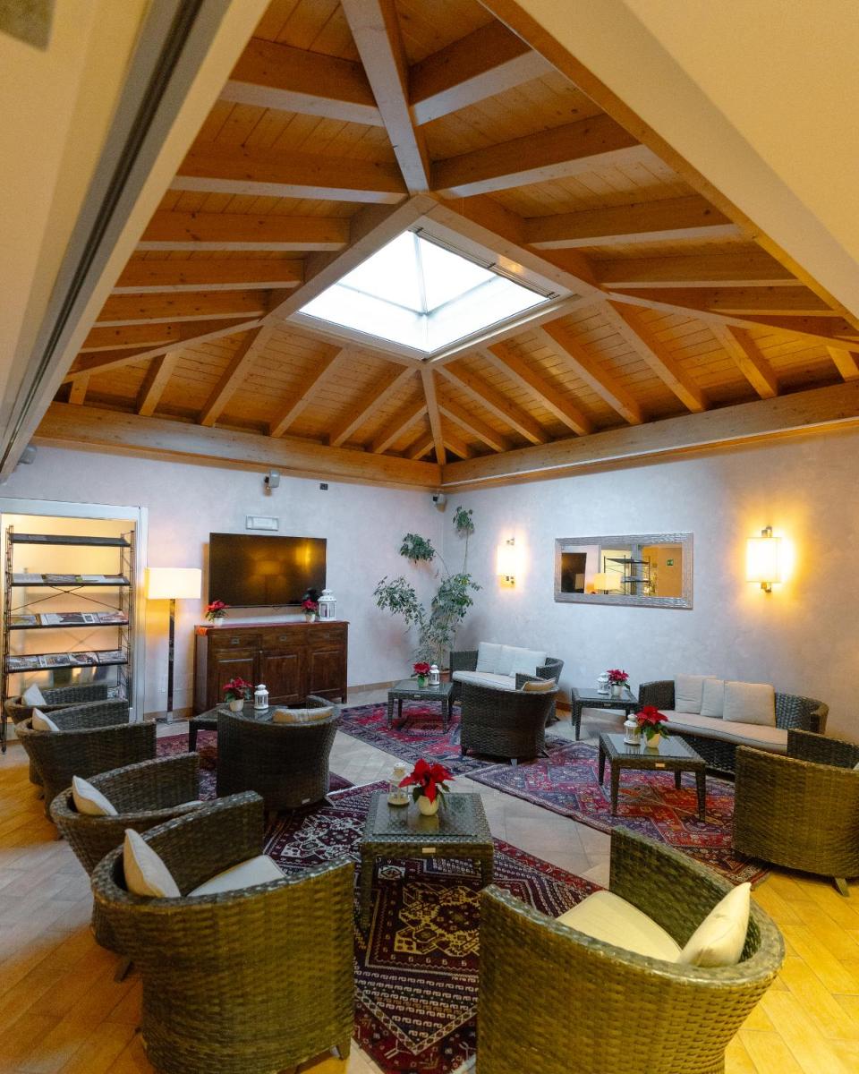 Hotel Ristorante Vecchia Riva - Housity