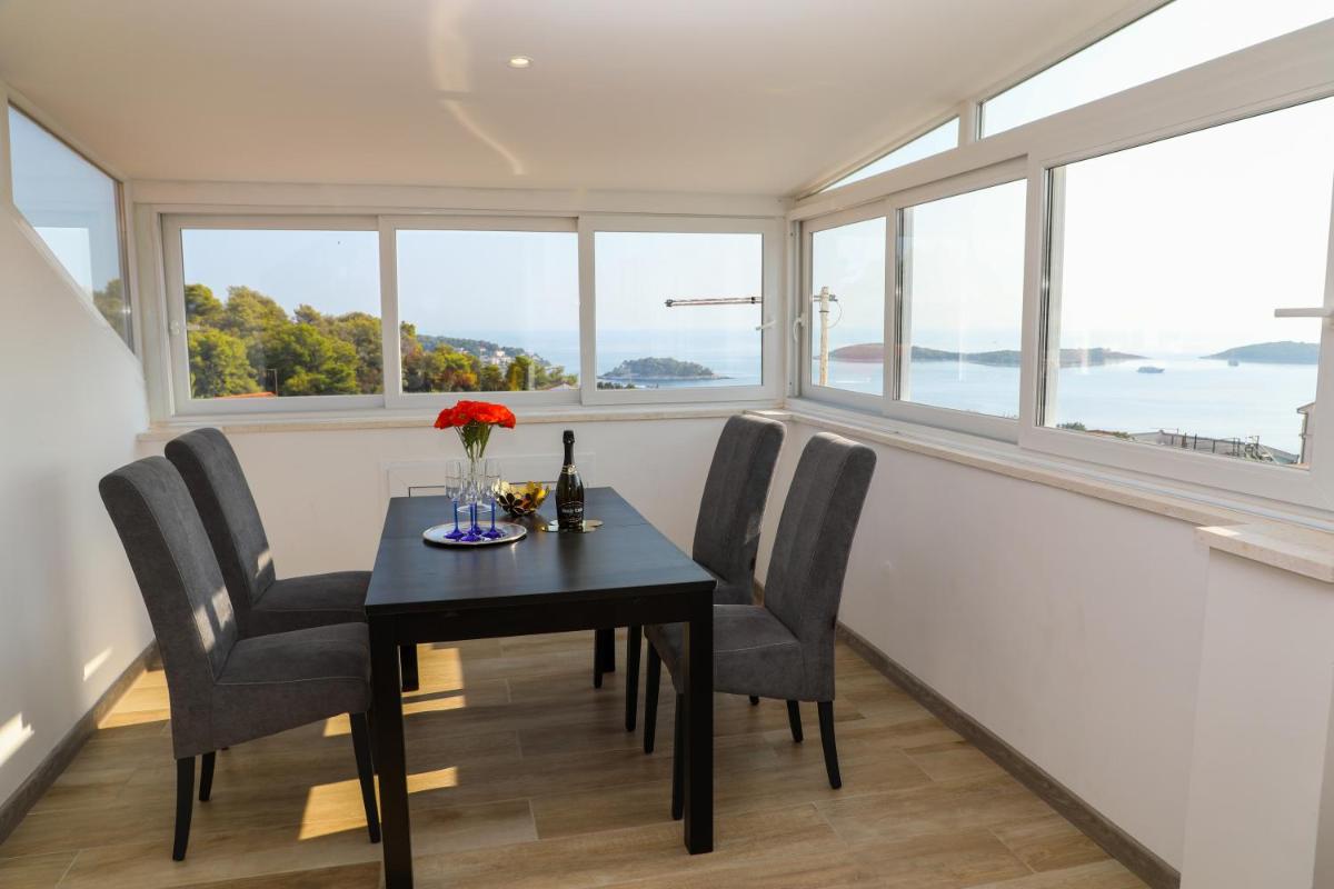 Stella Maris - Penthouse, Hvar - Housity