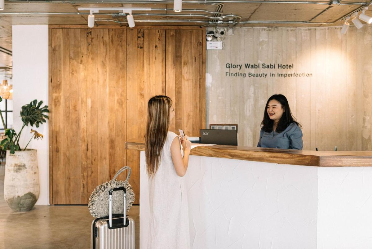 Glory Wabi Sabi Hotel 清迈古城荣耀侘寂酒店 - Housity