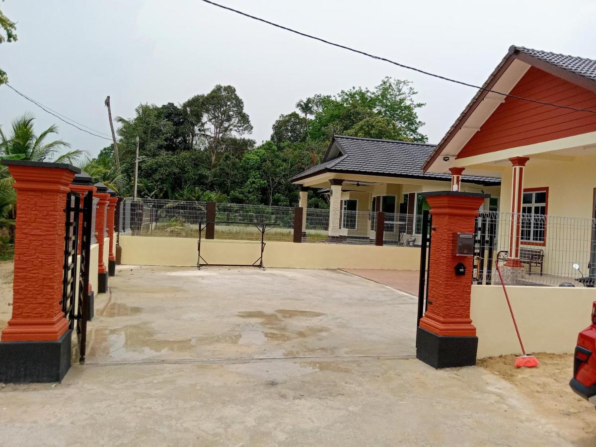 Homestay Adilah B - Housity