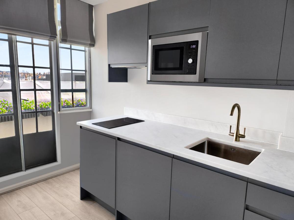 Chelsea Flat 10 mins Harrods, Balcony, Gym, Air Conditioning - Housity