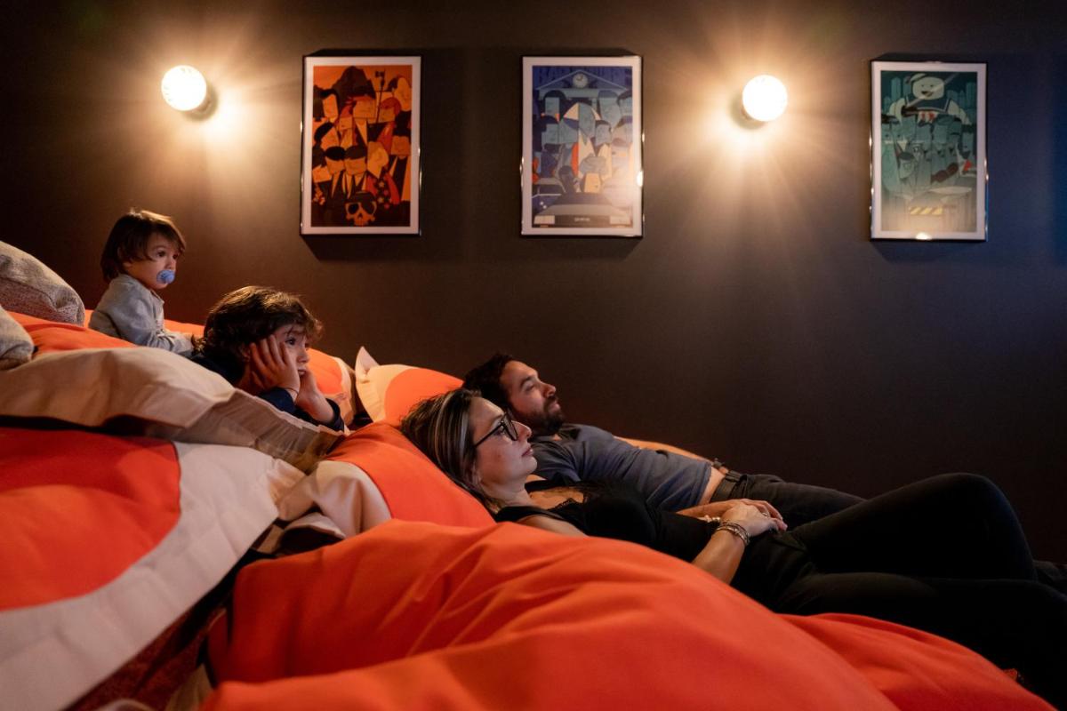 Coin salon dans l'établissement Hôtel Névé