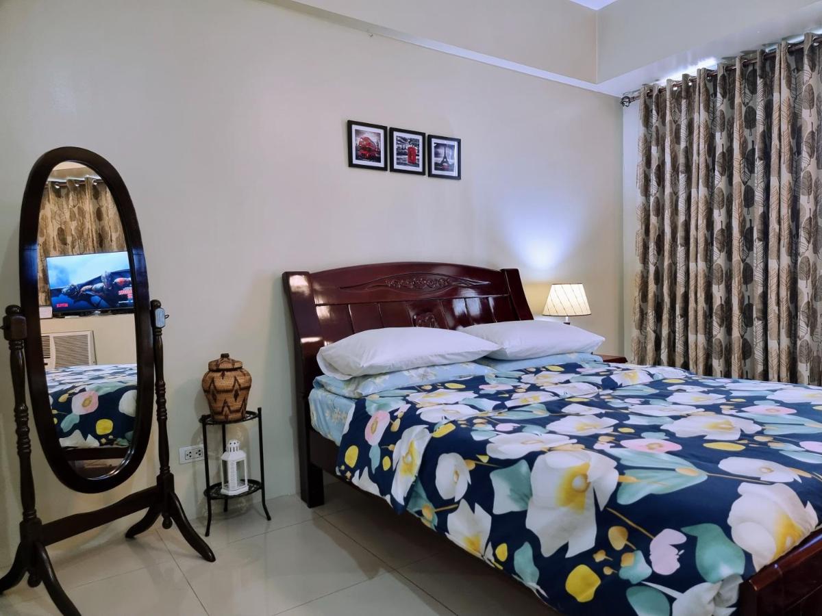 One Palm Tree Villas Condo Across NAIA Terminal 3 - Hizvo