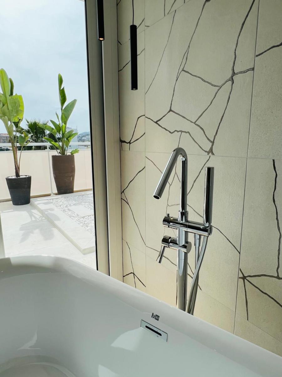 Un baño de Sumus Hotel Monteplaya & SPA 4Sup - Adults Only