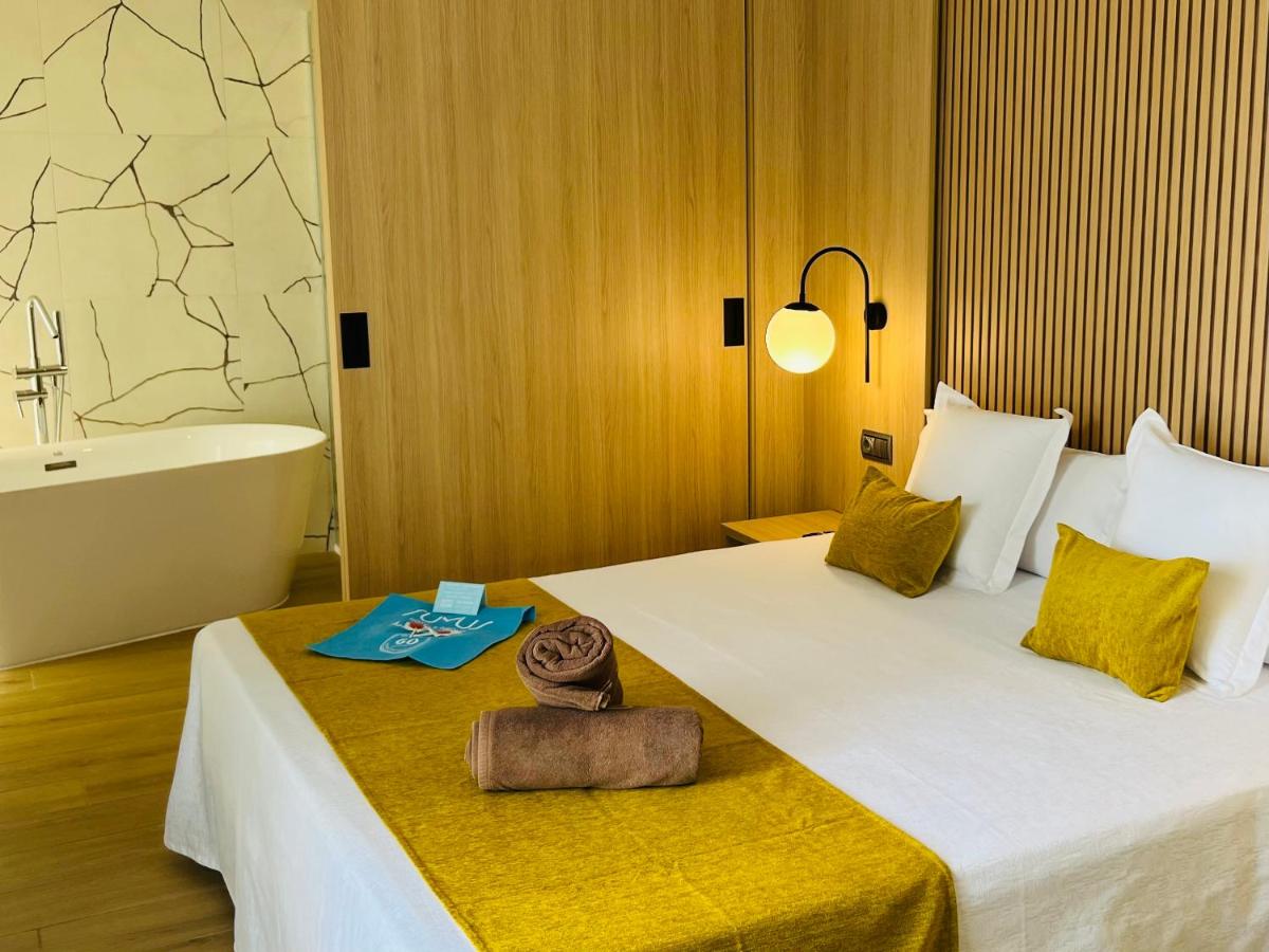 Cama o camas de una habitación en Sumus Hotel Monteplaya & SPA 4Sup - Adults Only