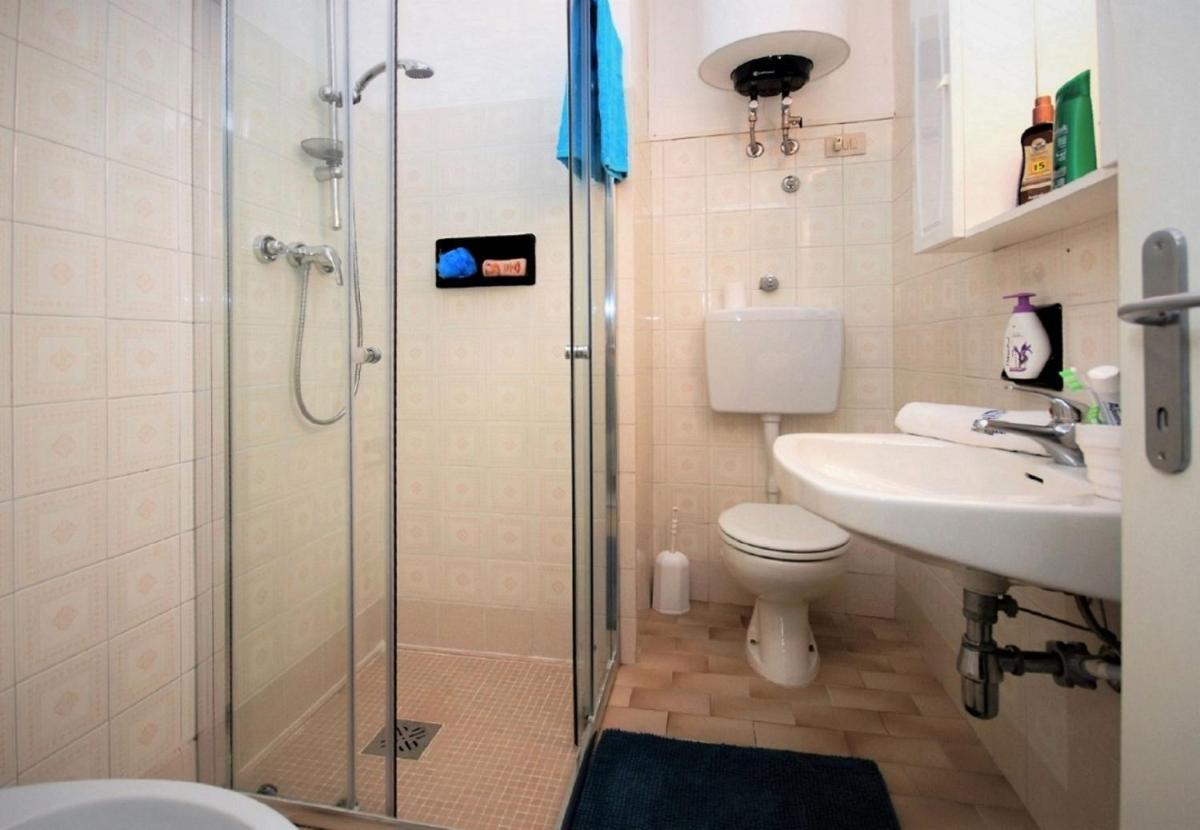 Residenza Bianco Nero - Housity
